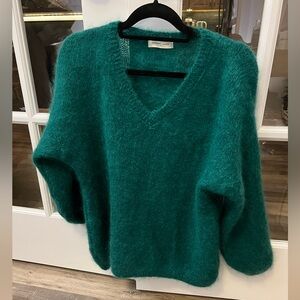 Gorgeous mohair and wool blend v-neck sweater size Large EUC